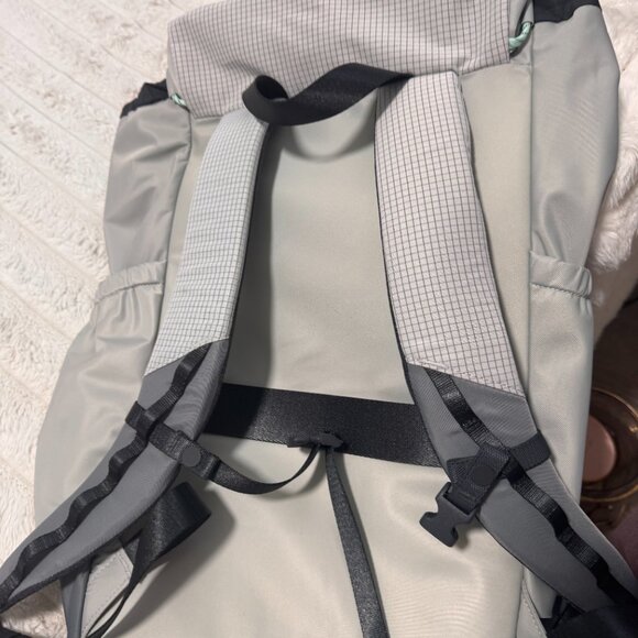 front clip backpack 21l lululemon 2-in-1 Convertible Front Clip Backpack | Lululemon
